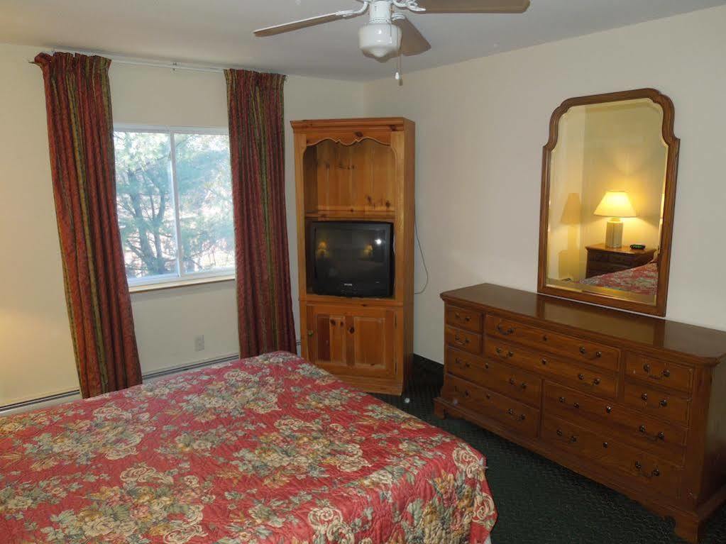 Отель Baymont By Wyndham Essex Burlington Area Экстерьер фото