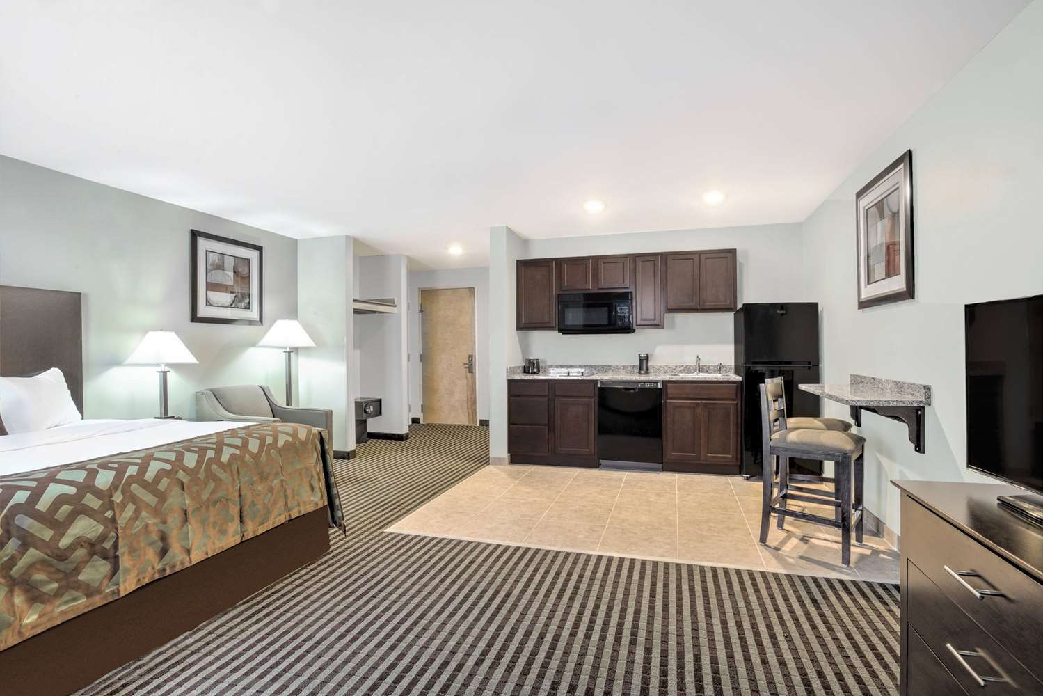 Отель Baymont By Wyndham Essex Burlington Area Экстерьер фото